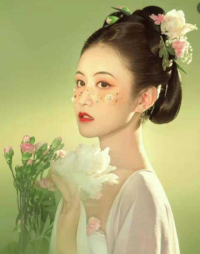 古风芍药主题妆容一个自带仙气的古风妆