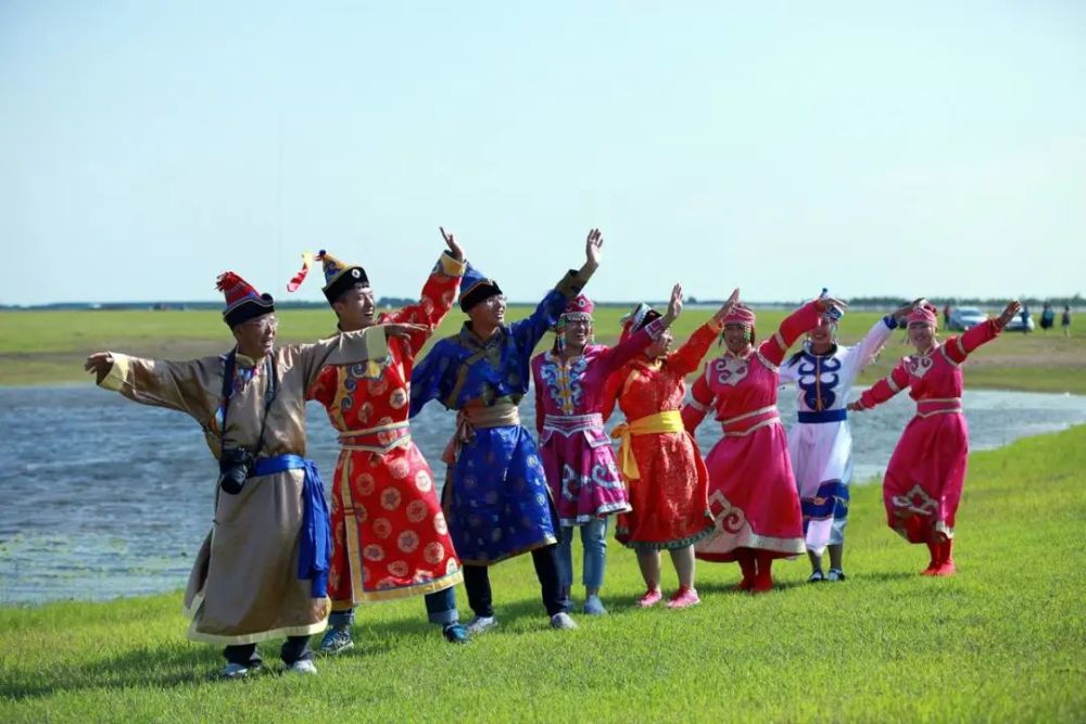 中国56个民族(四十五),鄂温克族 鄂温克族:主要分布在内蒙古和黑龙江