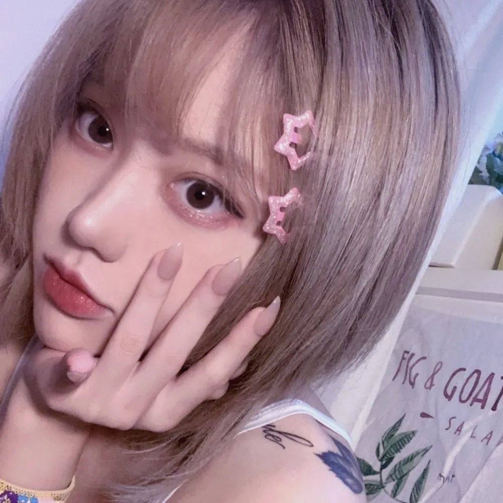 女生头像·托腮|"令人惊艳的都不会来得太早"