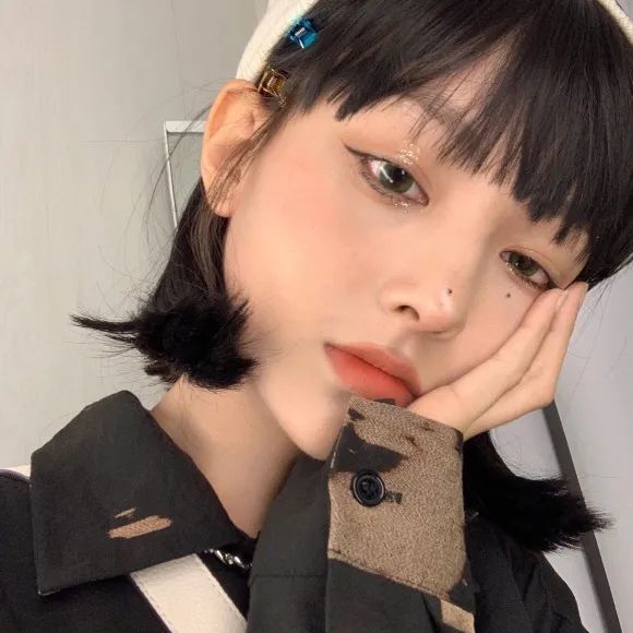 女生头像·托腮|"令人惊艳的都不会来得太早"