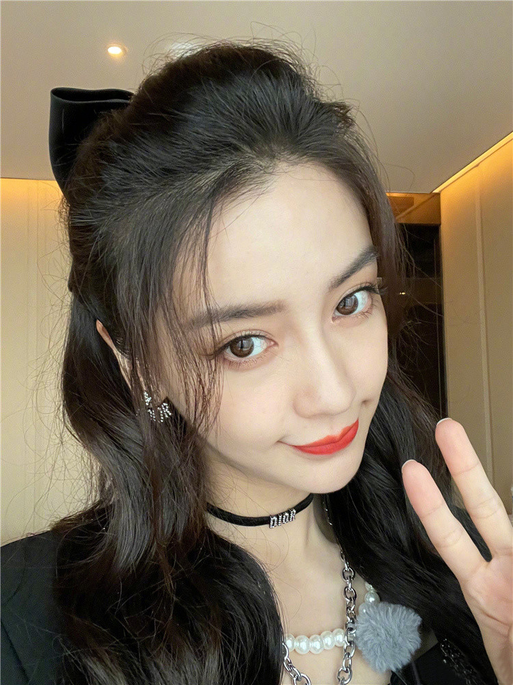 Angelababy在逃公主造型,Angelababy在逃公主造型 在逃公主!angelababy高腰黑裙录综艺青春又甜美