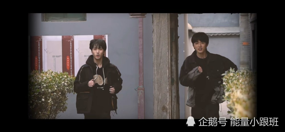 少年onfire海报,少年onfire 《少年onfire》第二季预告片"小熊和洋娃娃跳舞""明天