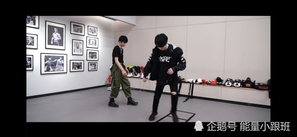 少年onfire海报,少年onfire 《少年onfire》第二季预告片!"怎样与你相遇""双rapper来了