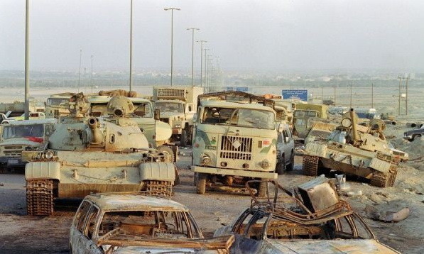 海湾战争老照片,美在伊拉克投下贫铀炸弹,导致白血病