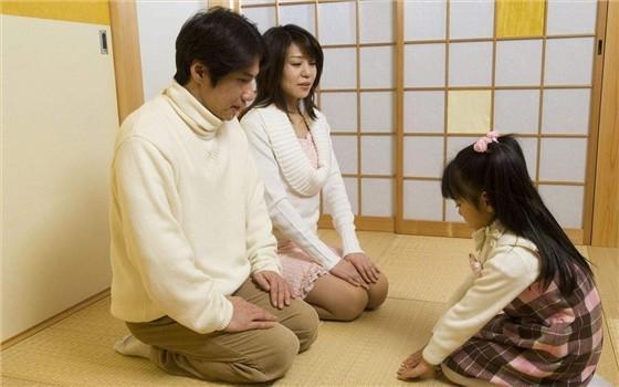 日本民族的身材比例构成原因找到了,竟然是因为坐姿不