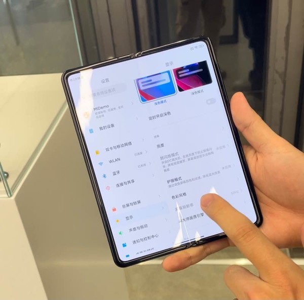 小米mix fold上手 9999元的折叠屏旗舰值得你原地起立