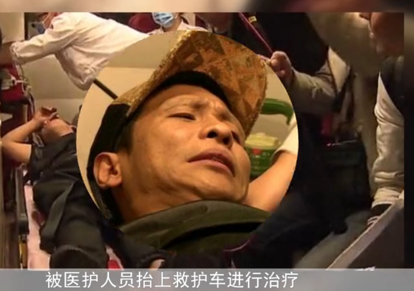 除此之外,该文还曝光宋小宝抢救的画面,声称宋小宝去世前十分痛苦
