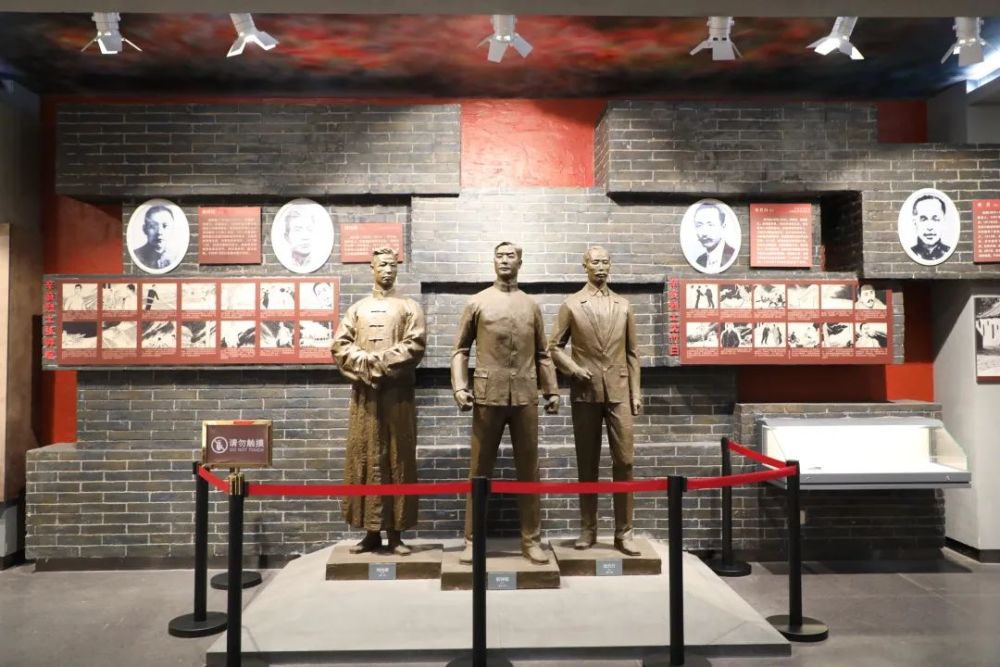 传承红色基因走进许昌市烈士陵园