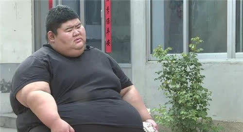 中国第一胖王浩楠:为爱1年减负400斤,老同学疑惑:帅哥