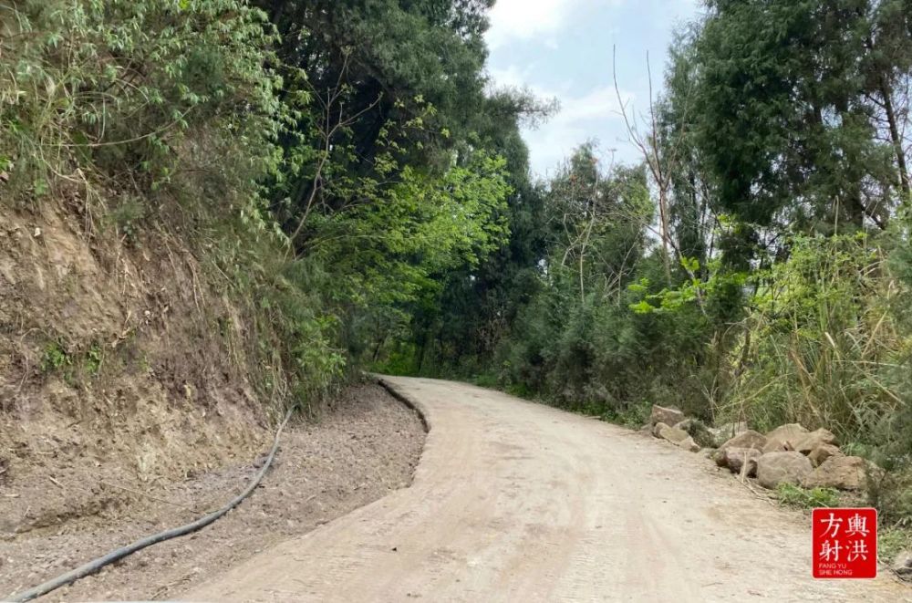 射洪一条乡镇公路正在扩建!