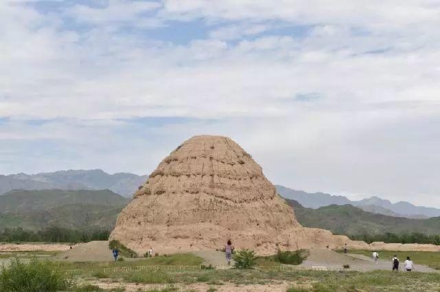 宁夏银川最值得一去的景点,神秘的东方金字塔:西夏王陵