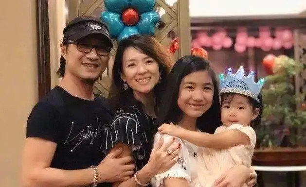 汪峰的风流往事,4个孩子4任老婆,他是绝世情种还是旷世渣男