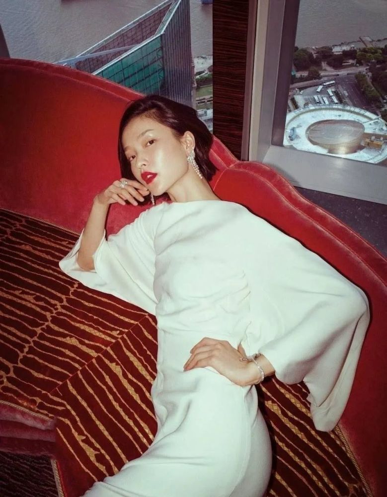 壁纸说:高级耐看超模禁欲脸,杜鹃
