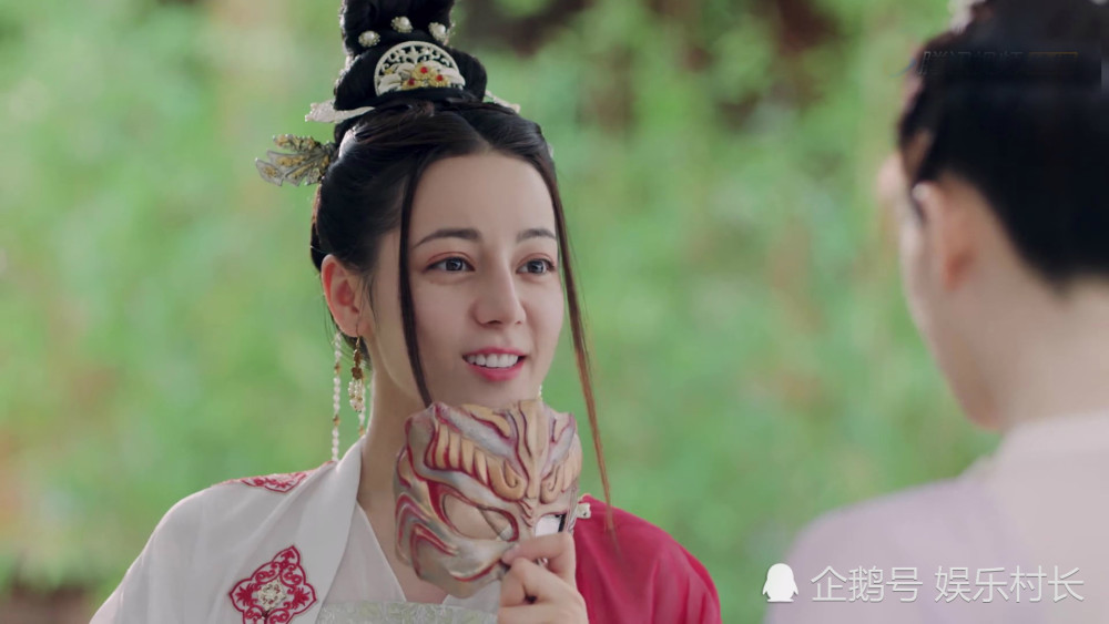 迪丽热巴《长歌行》古装造型一言难尽,妆容被指脸长显老,更被赵露思艳