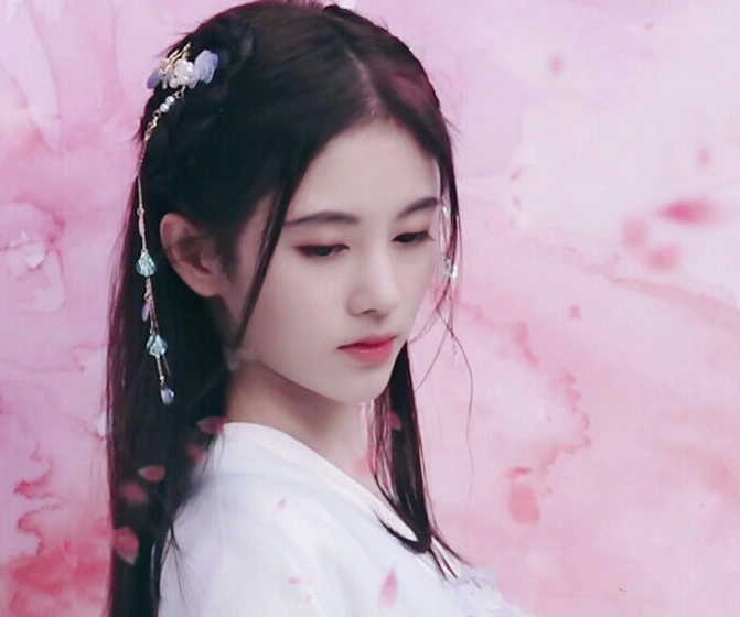 2021年最新中国女明星人气榜,第一名实至名归,第二名出乎意料!