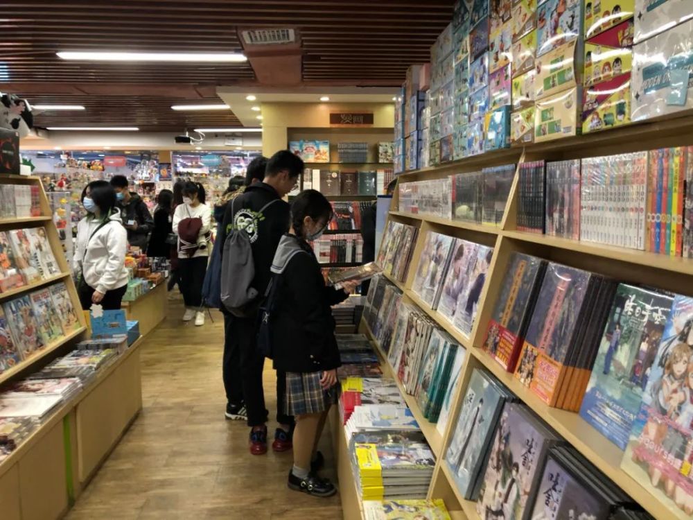 动漫星城有一家主营动漫品类的书店,有十几年的店龄.
