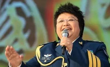 韩红自称年轻时是校花,本以为是开玩笑,看到18岁照片