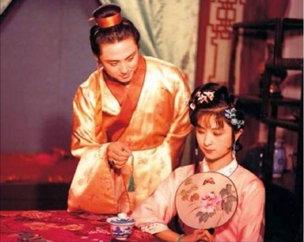 尤二姐贞洁有失,已非黄花闺女,为何贾琏仍愿尽释前嫌娶其为妻?