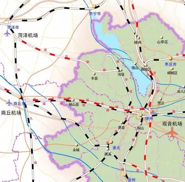 其中徐州到沛县这一段铁路早就通车了,沛县到丰县这段铁路前几年也
