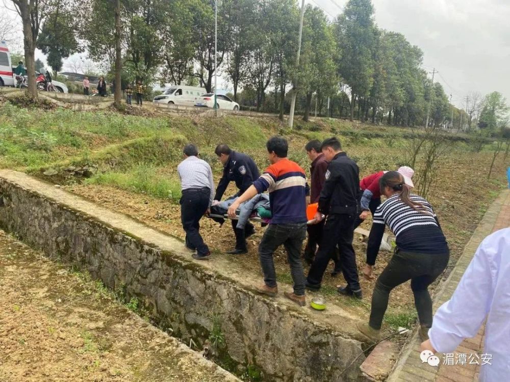 近日,湄潭县天城镇一小男孩在河边玩耍不慎落水