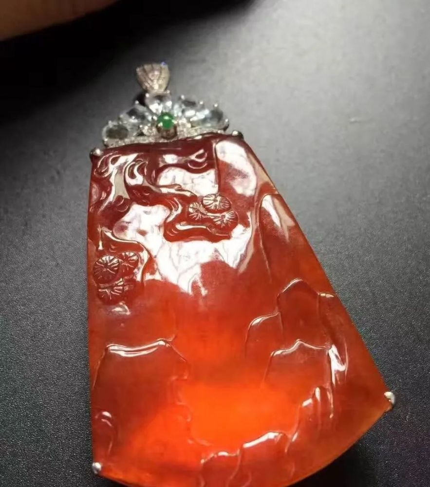 有一种燃烧自我的翡翠叫红翡