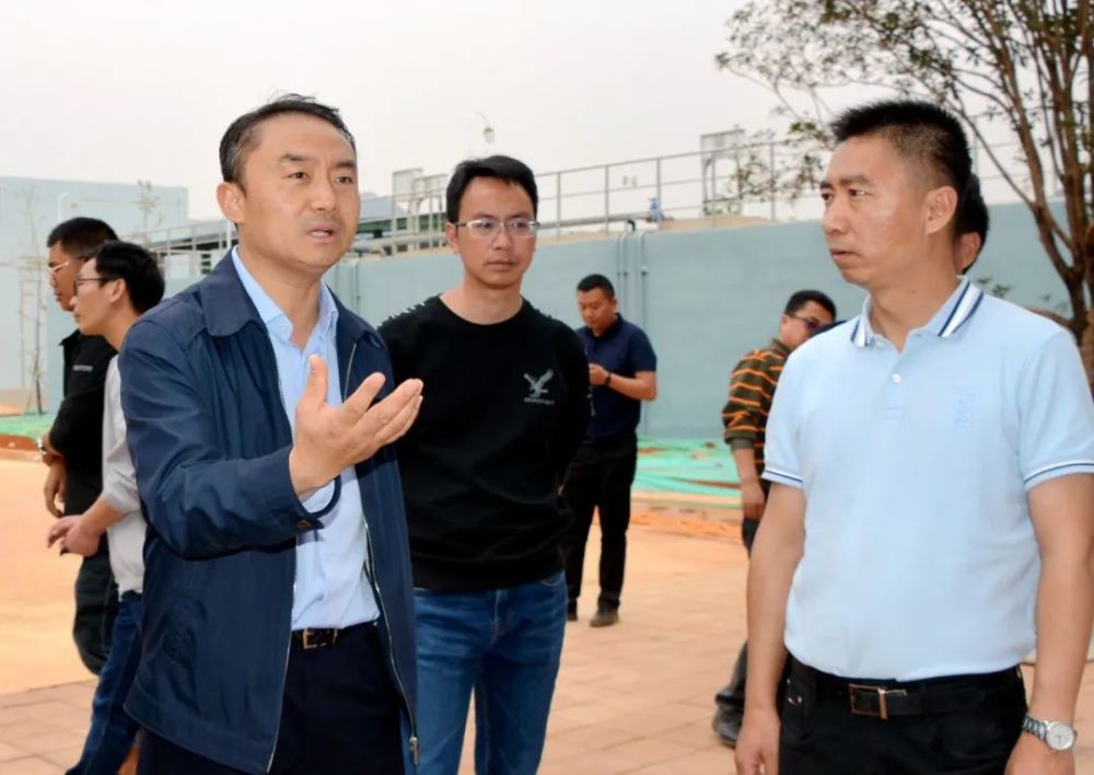 西山区政府主要领导调研海口街道和工业园区重点项目整治情况