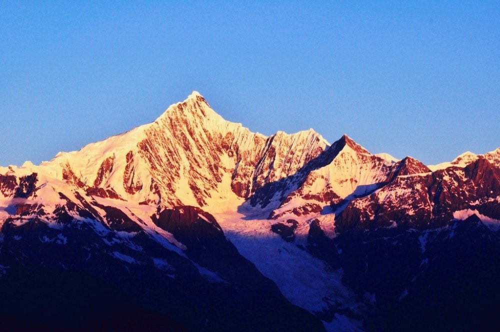 香格里拉"雾浓顶观景台"观赏拍摄梅里雪山全景的最佳视角