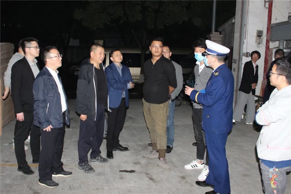 市委常委,常务副市长张榜桃带队开展安全生产,消防安全夜查