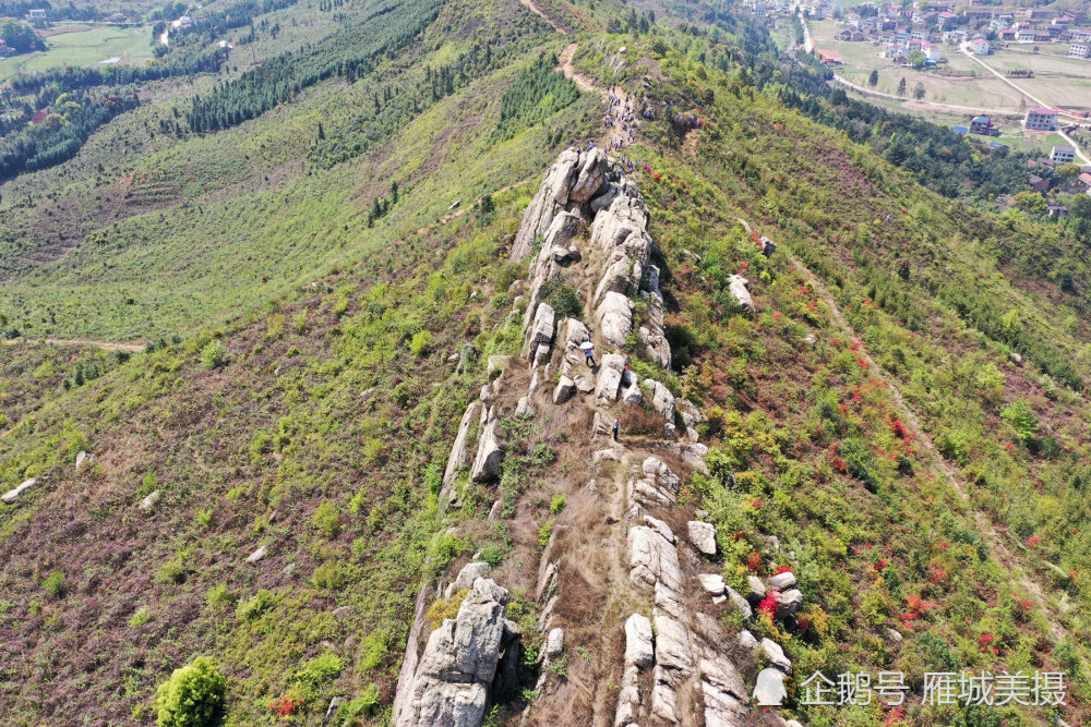 航拍湖南衡东最美山脊线——鹤岭,原生态徒步线路,春日风光如画