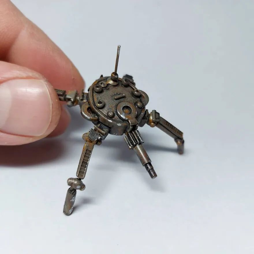 艺术家爱上捡垃圾,用废旧零件制成的微型机器人,精致又可爱