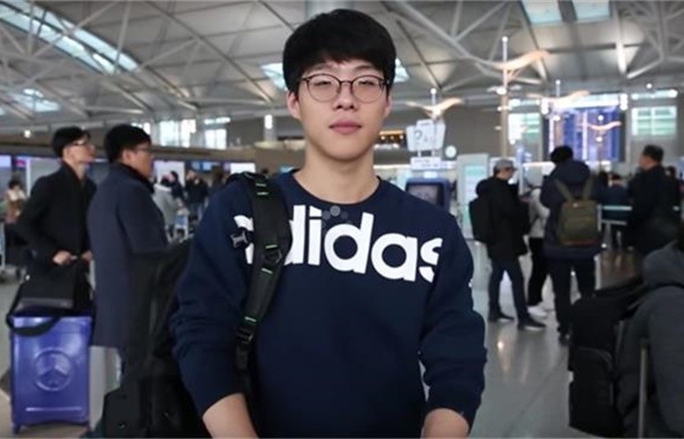 虎牙第一上单小超梦,无缘对战smeb,网友:队友太拖后腿