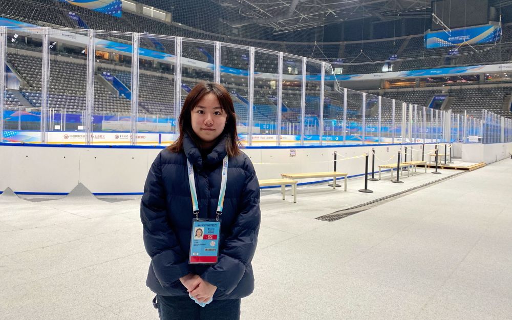 北京冬奥会冰上测试活动志愿者:冬奥志愿服务不仅是"指路"