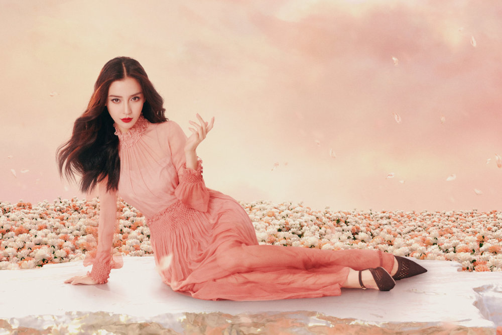 时尚芭莎派对女明星礼服造型大赏,杨颖精修图被粉丝嫌弃