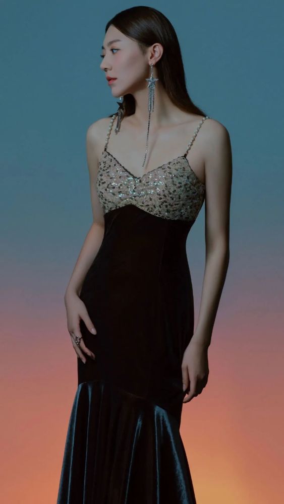 【明星】女神黄梦莹性感写真合集