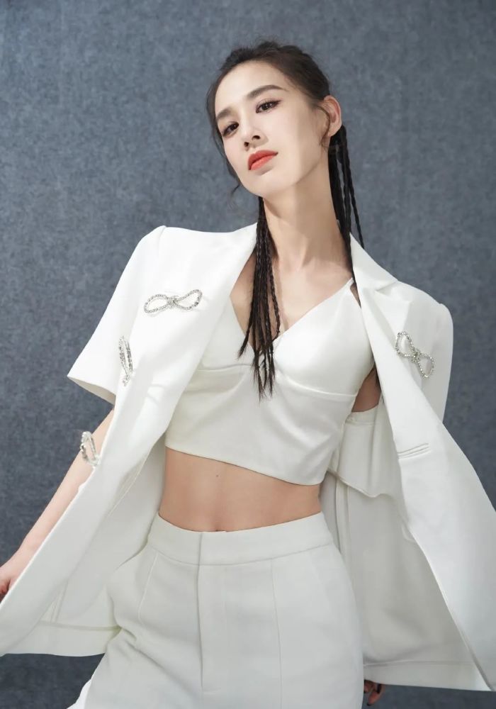 【明星】性感女神黄圣依写真合集