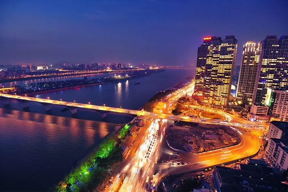 广西和湖南的经济总量_广西经济增长对比图