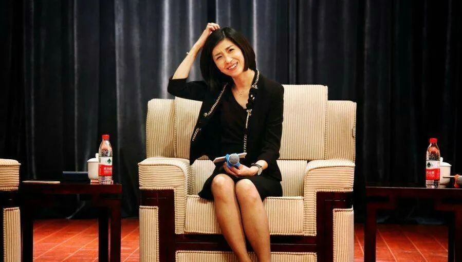 还在伦敦勤奋练习口语,硕士毕业后进了外交部