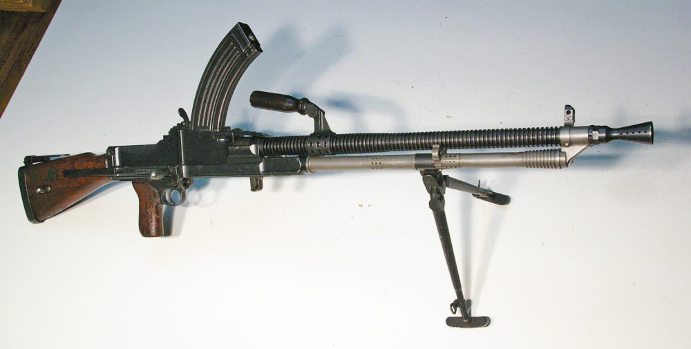咱们抗战中所使用的捷克式轻机枪,在二战的轻机枪里能