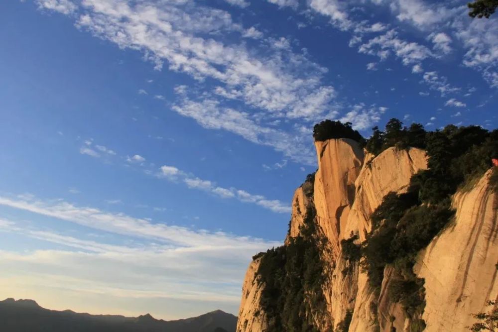 毕业不散场 先给各位考生看看这壮美河山 东仰太华全景 【end】 华山