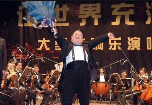 智商仅3岁的"天才指挥家"舟舟,曾拿遍各国奖项,他现状如何?