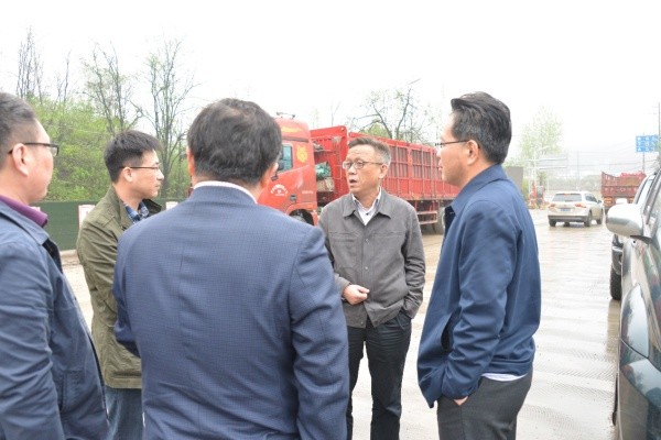 吴建春督导公路养护和建设项目推进