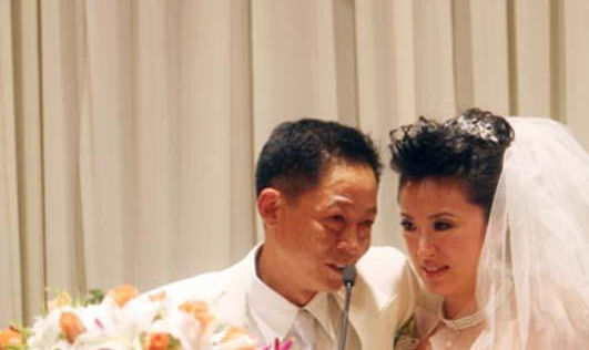 "情史丰富"的王志文,婚后为何0绯闻?看看老婆是谁就知道了