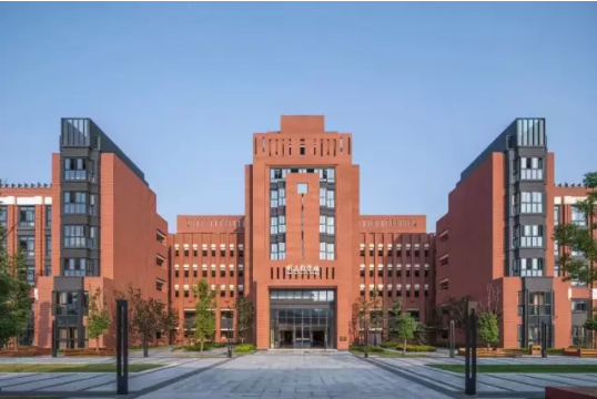 一中大学城分校全名叫重庆第一实验中学.