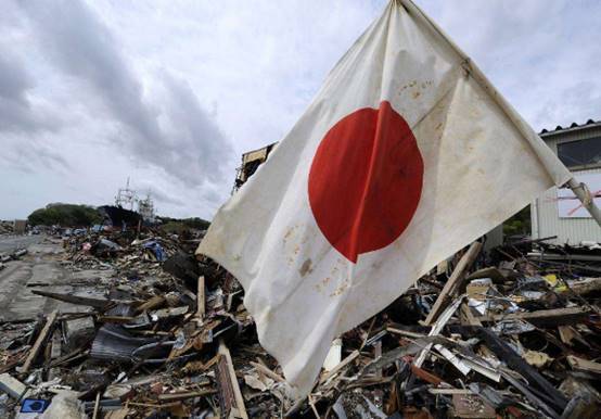 日本发生核泄漏事故后,执意要去辐射区照顾动物的老人