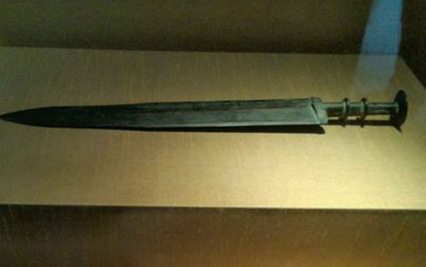 兵马俑坑的青铜剑为何不锈,难道是"生漆浸染",其实它