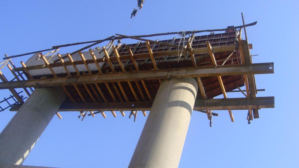 高速公路项目中,高架桥中盖梁施工要点了解下