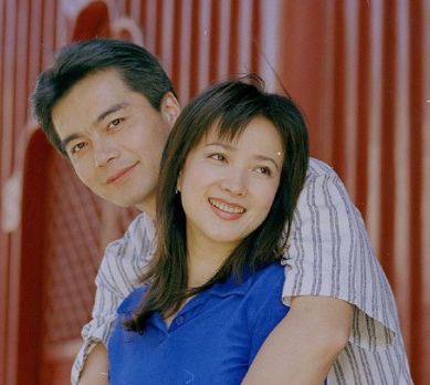 许亚军一生娶了4个女人,个个美若天仙,如今56岁依然风流倜傥