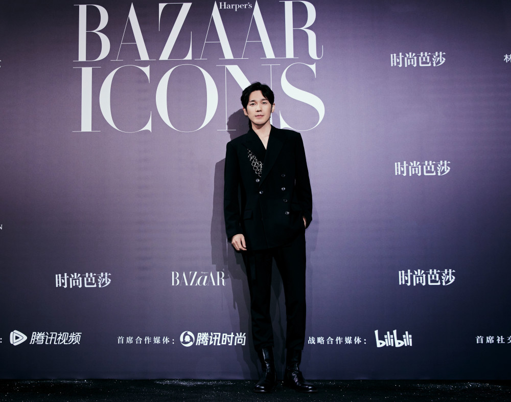 白宇出席时尚芭莎年度派对 获"年度风格icon"荣誉彰显演员质感