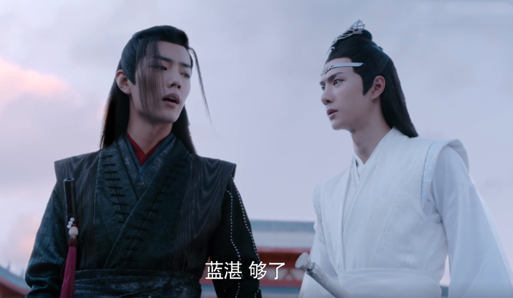 《陈情令》百凤山围猎时,魏无羡为什么要向蓝忘机借抹额?