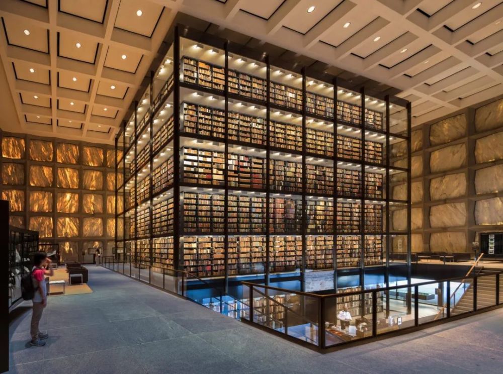 哥伦比亚大学 哥大共有18个图书馆,bulter是其中最大的图书馆,藏书